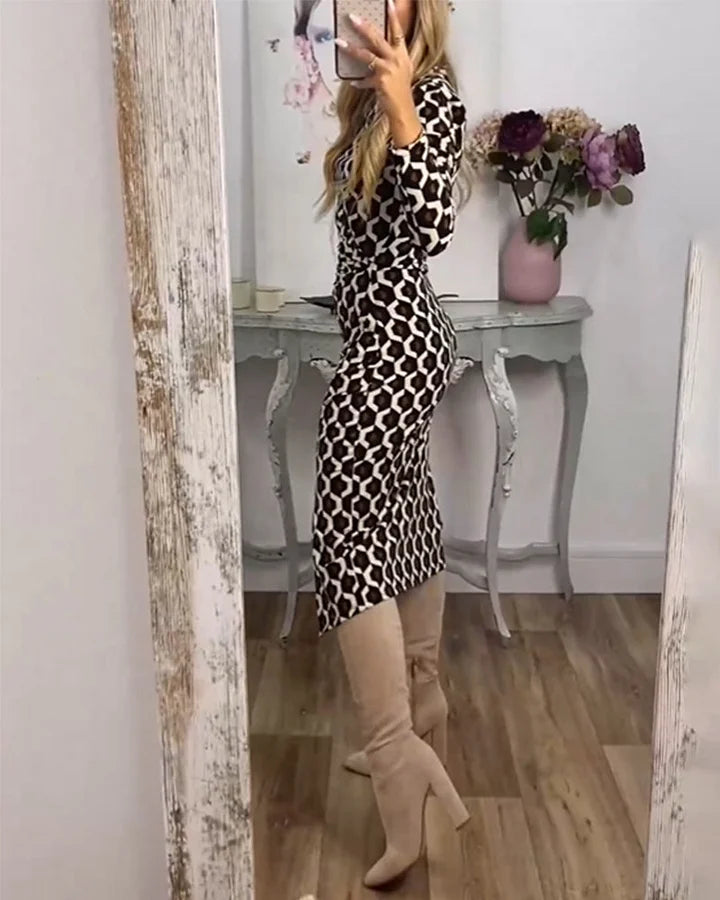 Vestido con abertura y estampado de escamas