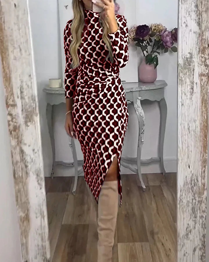 Vestido con abertura y estampado de escamas